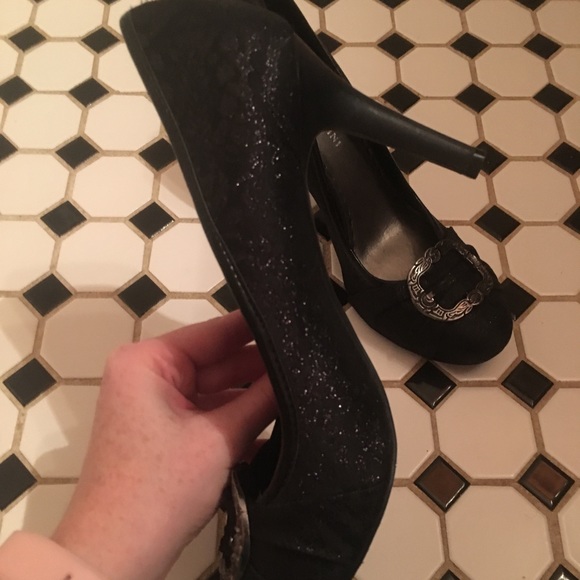 lightly worn sparkly Gianni Bini heels 👠 - Picture 2 of 4